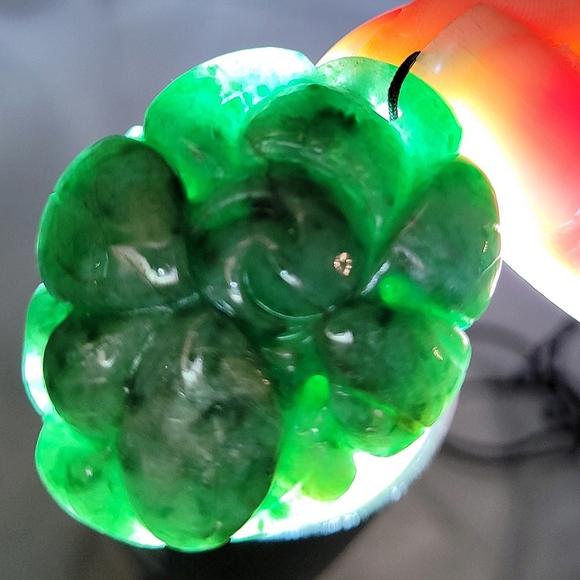 Certified Genuine Hand Carved Flower Jadeite Pendant Necklace NWT - Picture 9 of 11